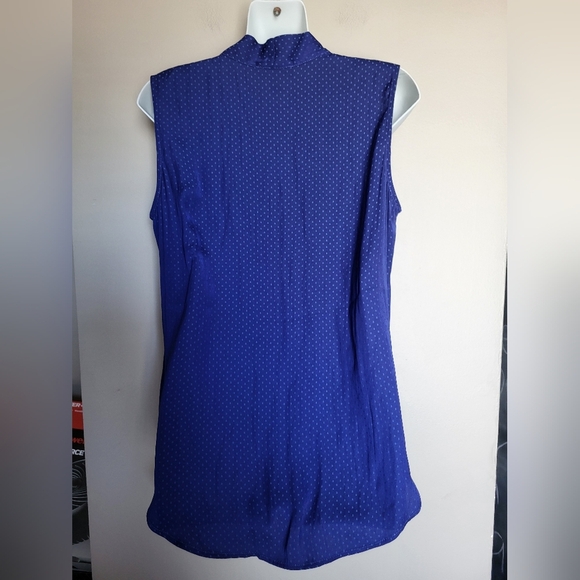 NEW Le Chateau Navy Sleeveless Blouse, Size Small - Picture 2 of 5